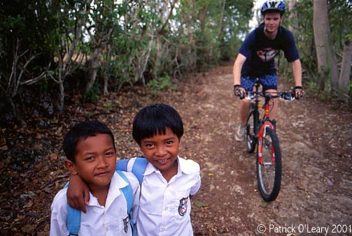 Village Kids. Bingin, Indonesia